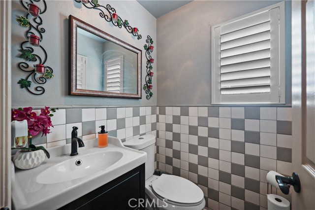 Detail Gallery Image 10 of 23 For 9317 Elm Vista Dr #9,  Downey,  CA 90242 - 3 Beds | 3 Baths