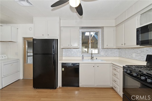 391 Montclair Dr #41, Big Bear City CA: https://media.crmls.org/medias/9c283124-91b4-4aac-85a5-d65868429714.jpg