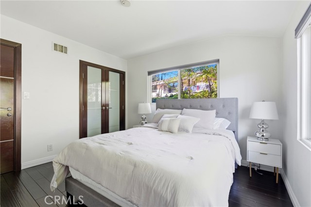 Detail Gallery Image 29 of 44 For 5836 Winnetka Ave, Woodland Hills,  CA 91367 - 4 Beds | 3 Baths