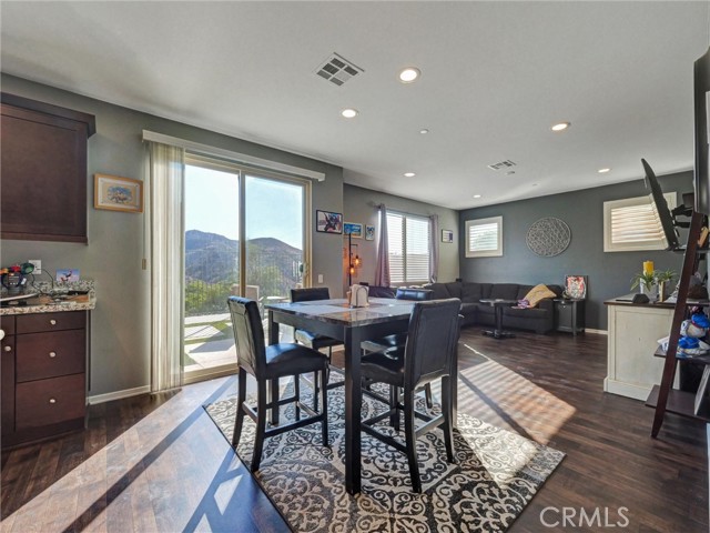 Detail Gallery Image 25 of 29 For 24203 Lilac Lane, Lake Elsinore,  CA 92532 - 4 Beds | 3 Baths