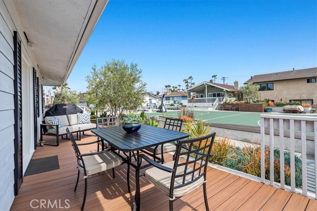 13 Laurel Square, Manhattan Beach, California 90266, 3 Bedrooms Bedrooms, ,2 BathroomsBathrooms,Residential,For Sale,Laurel,SB25012009