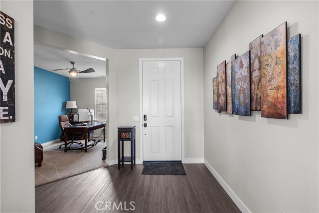 19512 Griffith Drive, Saugus CA: https://media.crmls.org/medias/9c2a48b0-4928-4dab-b55e-fef13331d803.jpg