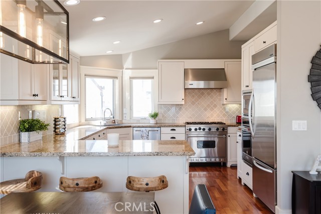 233 5th Street, Manhattan Beach, California 90266, 3 Bedrooms Bedrooms, ,3 BathroomsBathrooms,Residential,Sold,5th,SB22036248