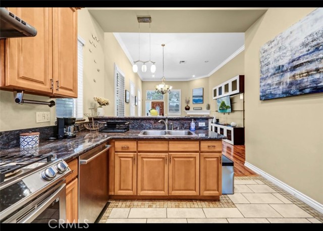 Detail Gallery Image 9 of 28 For 5517 Welland Ave Unit E,  Temple City,  CA 91780 - 3 Beds | 3 Baths