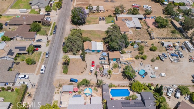 17813 Laurel Drive, Fontana CA: https://media.crmls.org/medias/9c2c4655-b5c4-4c40-bf69-588100fffb5a.jpg