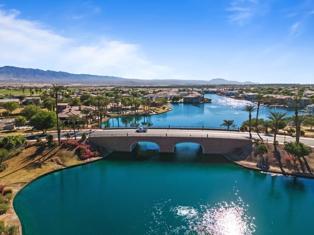 Detail Gallery Image 14 of 43 For 84250 Tramonto Way, Indio,  CA 92203 - 4 Beds | 2 Baths