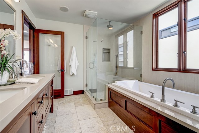Detail Gallery Image 24 of 44 For 436 32nd St., Manhattan Beach,  CA 90266 - 4 Beds | 4 Baths