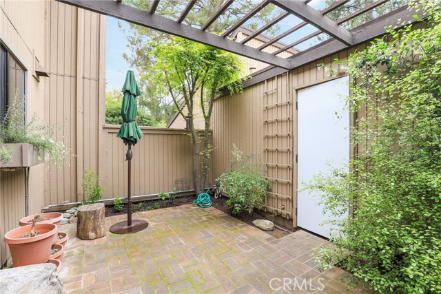 Detail Gallery Image 16 of 33 For 457 W Walnut St, Pasadena,  CA 91103 - 2 Beds | 2/1 Baths