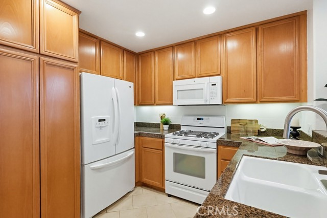 Image 9 of 75 For 13075 Pacific Promenade  115