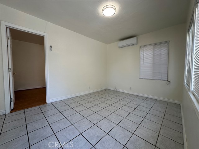 942 E 6th Street, Pomona CA: https://media.crmls.org/medias/9c2e1954-fff2-47dd-b496-f7ebcf30177b.jpg