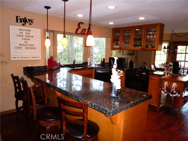 Detail Gallery Image 8 of 66 For 24286 Montreaux Drive, Crestline,  CA 92325 - 4 Beds | 2/1 Baths