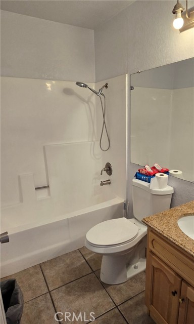 Detail Gallery Image 6 of 12 For 1070 Temple Ave #103,  Long Beach,  CA 90804 - 2 Beds | 2 Baths