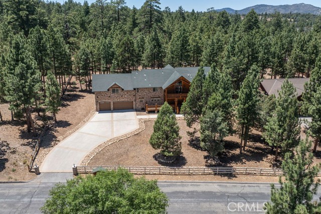 625 Cedar Glen Drive, Big Bear City CA: https://media.crmls.org/medias/9c2f8d5c-ac3e-49b7-a061-1da589133775.jpg