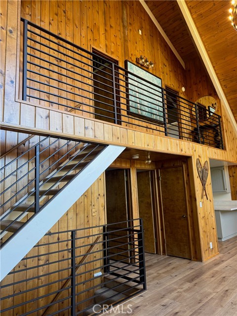 Detail Gallery Image 13 of 30 For 956 Teakwood Dr, Lake Arrowhead,  CA 92352 - 5 Beds | 3 Baths