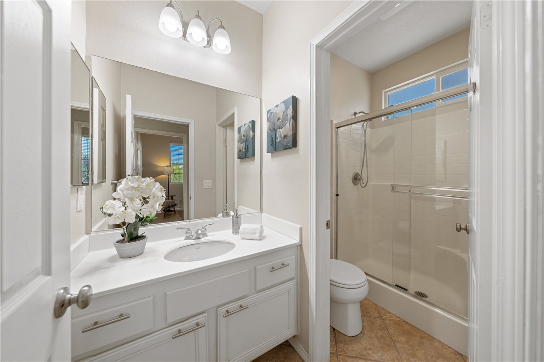 Main floor bath with walk-in shower