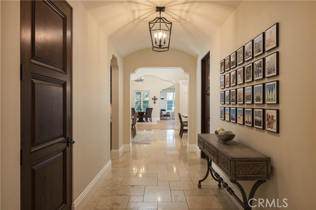 Detail Gallery Image 15 of 34 For 25 Blue Grass, Irvine,  CA 92603 - 6 Beds | 6/3 Baths