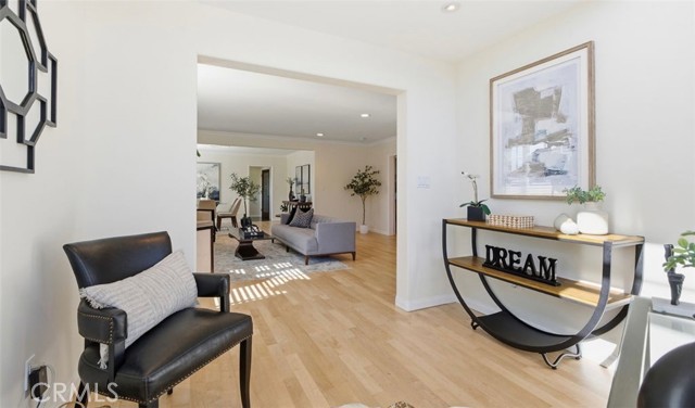 Detail Gallery Image 9 of 40 For 12317 Navy Street, Los Angeles,  CA 90066 - 3 Beds | 3 Baths