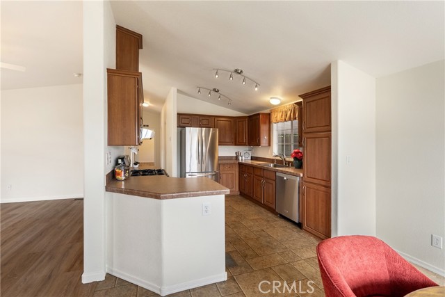 Detail Gallery Image 14 of 64 For 1704 Garnette Dr, San Luis Obispo,  CA 93405 - 3 Beds | 2 Baths