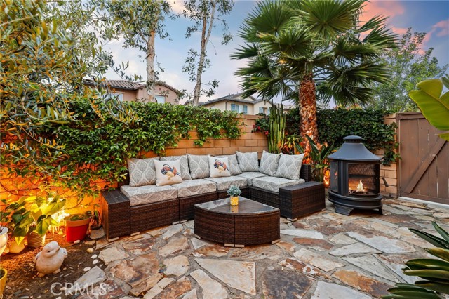 61 Fuchsia, Lake Forest CA: https://media.crmls.org/medias/9c3179cb-e583-4493-a10c-72ee86cfd25d.jpg