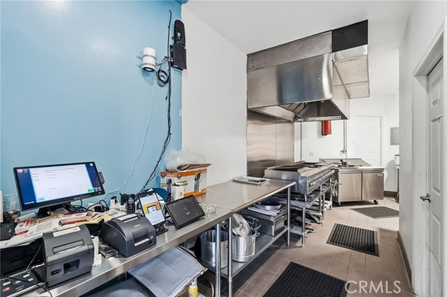  Commercial for Sale in Sun Valley, California