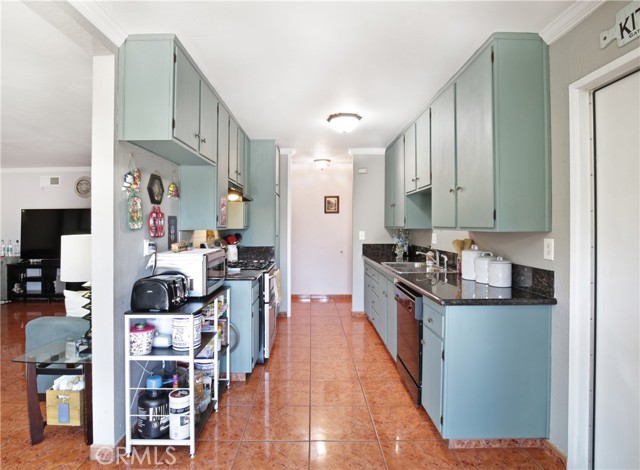Detail Gallery Image 8 of 34 For 1127 Placid Dr, Corona,  CA 92878 - 4 Beds | 2 Baths
