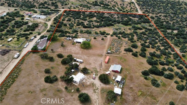 Detail Gallery Image 5 of 5 For 8288 White, Phelan,  CA 92371 - 2 Beds | 2 Baths