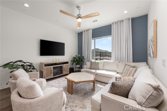 Detail Gallery Image 13 of 35 For 11907 Greenpeak St, Corona,  CA 92883 - 2 Beds | 2 Baths