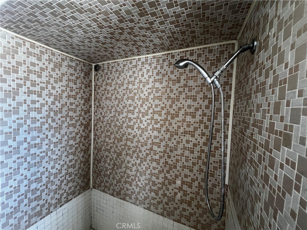 https://media.crmls.org/medias/9c362614-10ad-4020-af51-98f1535ac3ea.jpg?preset=X-Large