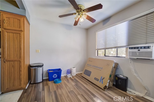Detail Gallery Image 12 of 29 For 7305 Milwood Ave #4,  Canoga Park,  CA 91303 - 1 Beds | 1 Baths