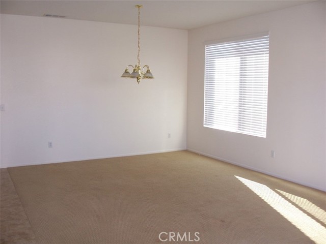 Detail Gallery Image 10 of 16 For 13343 Vista Verde St, Victorville,  CA 92392 - 5 Beds | 2 Baths