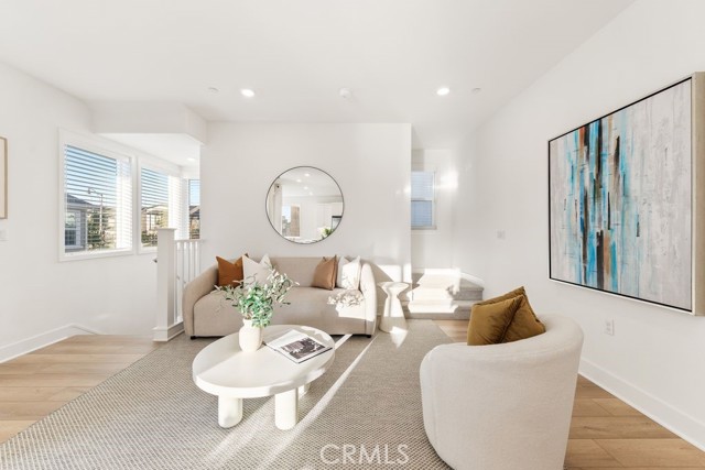 Detail Gallery Image 7 of 28 For 470 Lobata, Irvine,  CA 92618 - 3 Beds | 3 Baths