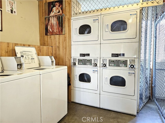 Image 14 of 38 For 9116 Palm Street