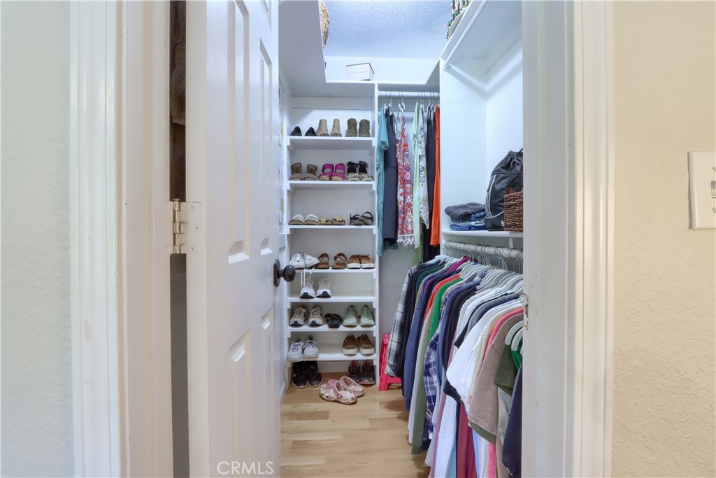 https://media.crmls.org/medias/9c3795a7-0e39-43b3-9bf3-a514a2857678.jpg?preset=X-Large