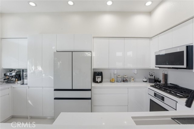 Image 2 of 30 For 7697 Hazard Center