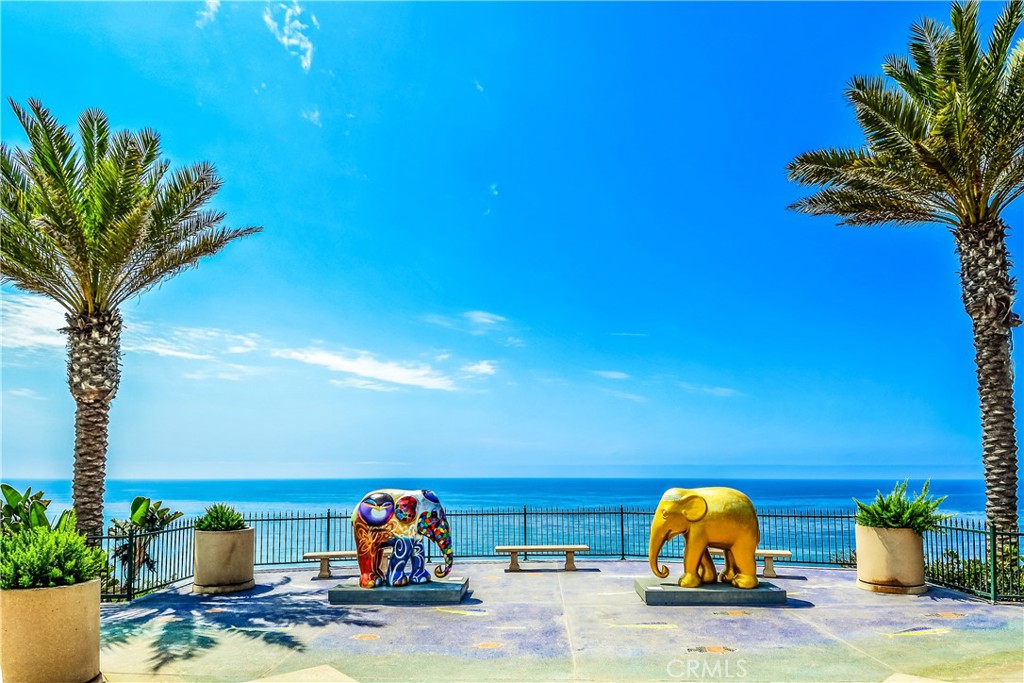 https://media.crmls.org/medias/9c37985a-a963-40d5-be5b-a4bd646d2295.jpg?preset=X-Large