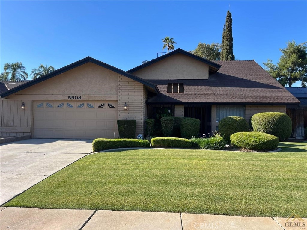 5908 De Parsia Avenue, Bakersfield, CA 93306