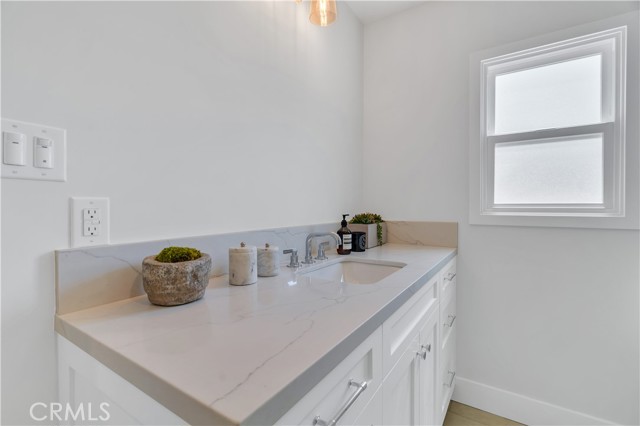 1022 Grant Street, Santa Monica CA: https://media.crmls.org/medias/9c388544-62fc-41b1-a031-8a2de849baf0.jpg