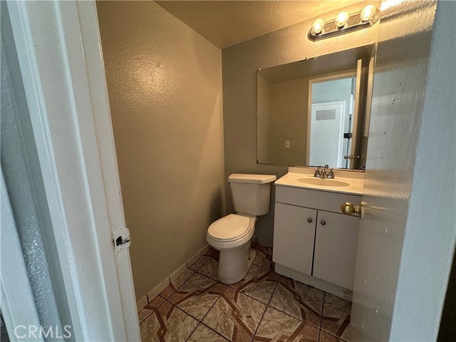 Detail Gallery Image 5 of 20 For 349 N Eucalyptus Ave, Rialto,  CA 92376 - 4 Beds | 2/1 Baths