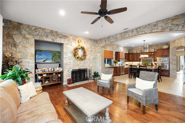 Detail Gallery Image 21 of 55 For 43856 Carentan, Temecula,  CA 92592 - 4 Beds | 2/1 Baths