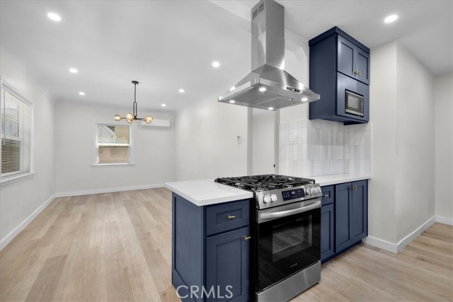 140 E 69th Street, Long Beach CA: https://media.crmls.org/medias/9c392d8e-4aa0-4ff6-9146-e22c13223883.jpg