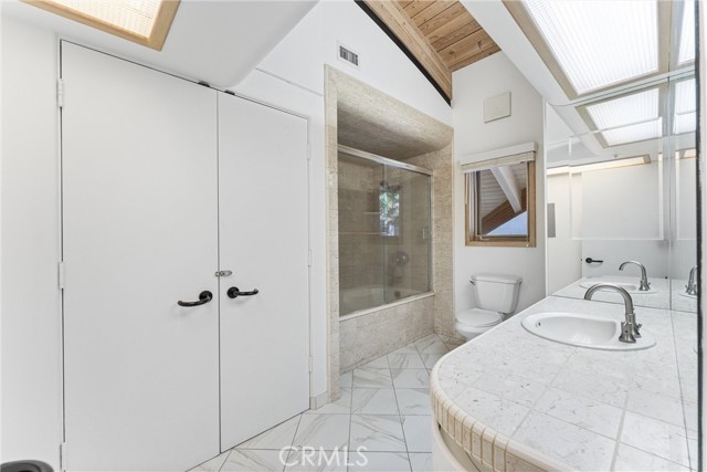2360 Boulder Bluffs Court, Riverside CA: https://media.crmls.org/medias/9c399404-4687-4a8b-bd41-793ab98806d0.jpg