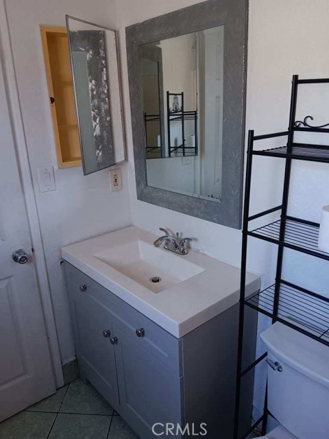 Detail Gallery Image 6 of 9 For 1023 E 22nd St, Los Angeles,  CA 90011 - 2 Beds | 1 Baths
