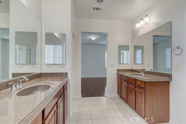 3115 N Sunrise Court, Orange CA: https://media.crmls.org/medias/9c3a0519-732b-4486-8560-c2b1ac165c3b.jpg