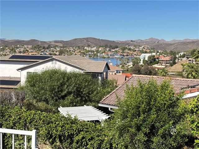 29731 Bonanza Place, Canyon Lake CA: https://media.crmls.org/medias/9c3a2343-9935-415b-aaee-d22eeef9c11a.jpg