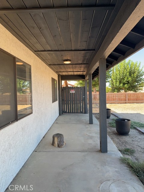 Detail Gallery Image 2 of 48 For 13839 Rincon, Apple Valley,  CA 92307 - 4 Beds | 2 Baths