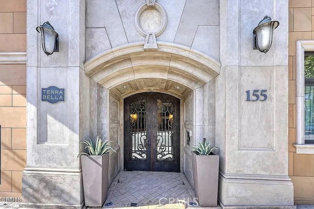 Detail Gallery Image 3 of 30 For 155 Cordova, Pasadena,  CA 91105 - 2 Beds | 2 Baths