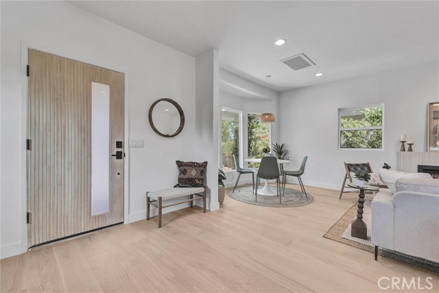 808 S Los Robles Avenue, Pasadena CA: https://media.crmls.org/medias/9c3b3421-7d1b-49c5-aed8-49634af53e9d.jpg