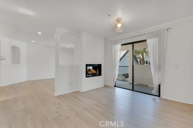 Image 11 of 39 For 17735 Kinzie Street 304