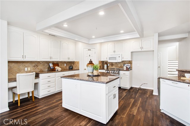 Detail Gallery Image 25 of 56 For 30248 White Wake, Canyon Lake,  CA 92587 - 3 Beds | 2/1 Baths