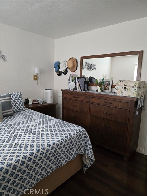 Detail Gallery Image 8 of 21 For 10407 Lou Dillon, Los Angeles,  CA 90002 - 6 Beds | 4 Baths